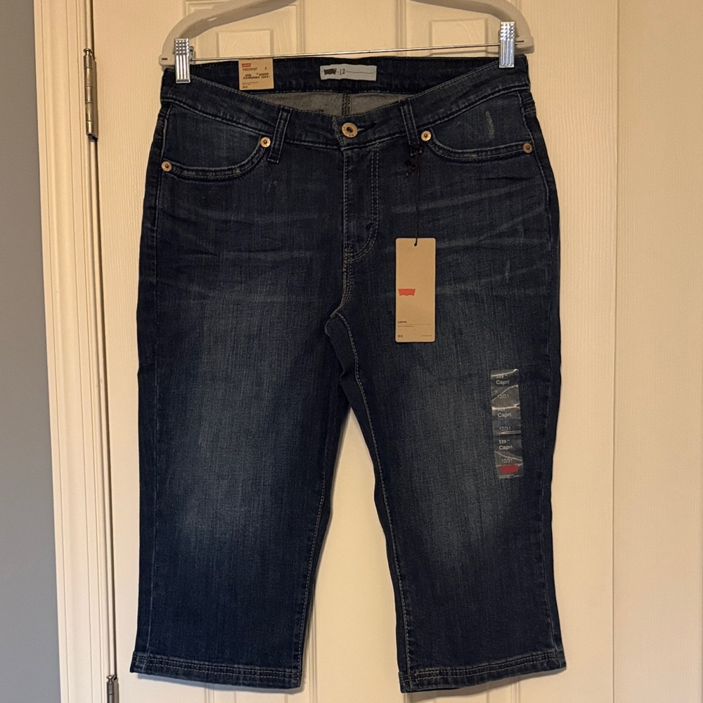 Levi's 528 Indigo Denim Capri Pants NWT